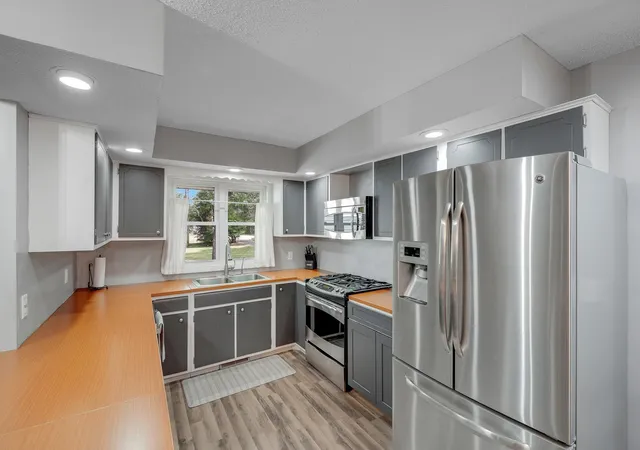 Photo 4 of Single family home for sale at 19505 Owen Ave, Hastings, MN 55033 | MLS# 7143609 | Listing updated on 2026-09-16