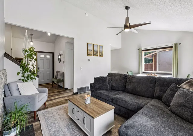 Photo 4 of Single family home for sale at 521 Central Ave W, Saint Paul, MN 55103 | MLS# 7143613 | Listing updated on 2026-10-06