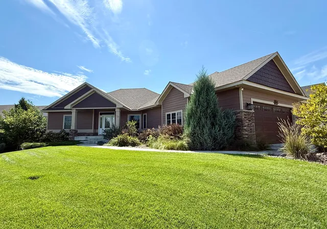 Single family home for sale at 1614 Quie Ln, Northfield, MN 55057 | MLS# 7143617