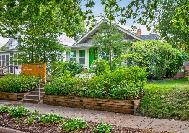 Photo 2 of Sale Pending at 2633 35th Avenue S, Minneapolis, MN 55406 | MLS# 7143619 | Listing updated on 2026-10-08