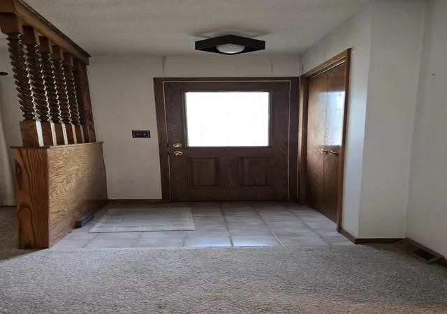 Photo 2 of Single family home for sale at 207 E Lyon St, Marshall, MN 56258 | MLS# 7143623 | Listing updated on 2026-09-16