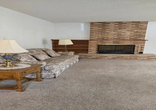 Photo 3 of Single family home for sale at 207 E Lyon St, Marshall, MN 56258 | MLS# 7143623 | Listing updated on 2026-09-16