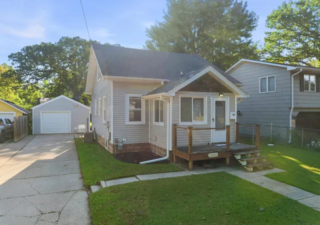Photo 2 of Single family home for sale at 1202 11th Street Nw, Austin, MN 55912 | MLS# 7143633 | Listing updated on 2026-09-14