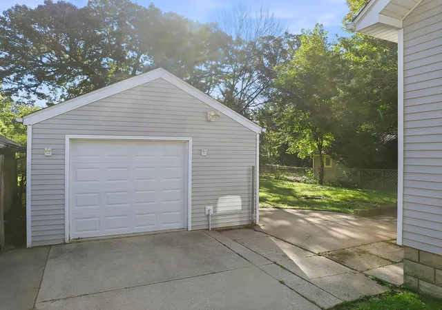 Photo 3 of Single family home for sale at 1202 11th Street Nw, Austin, MN 55912 | MLS# 7143633 | Listing updated on 2026-09-14