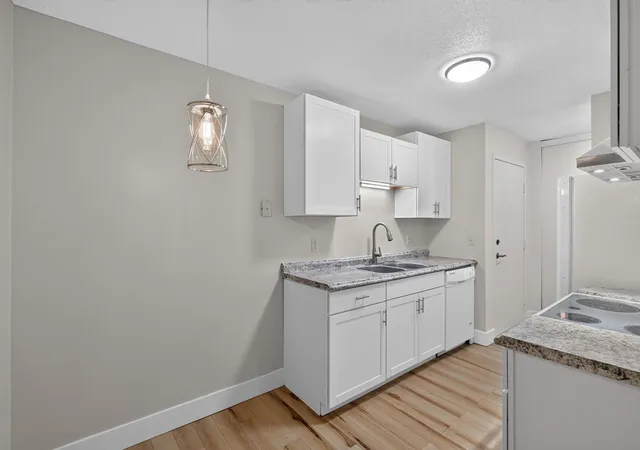 Photo 3 of Condo for sale at 135 Viking Dr E #308, Saint Paul, MN 55117 | MLS# 7143672 | Listing updated on 2026-09-30