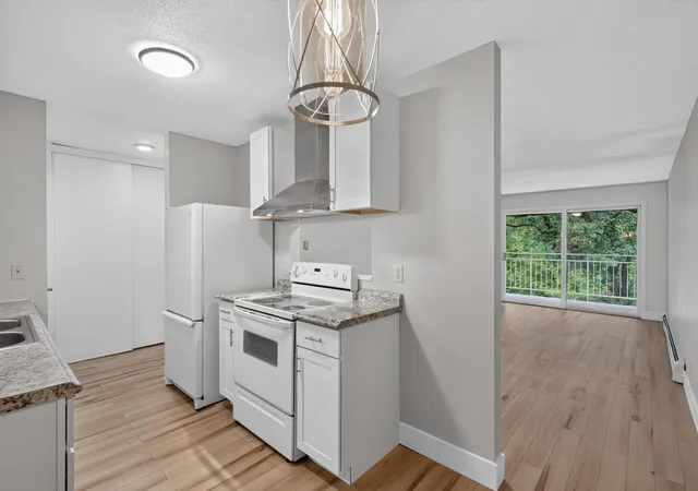 Listing Photo 4 - Condo for sale in building located at 135 Viking Dr E, Little Canada, MN 55117 - Unit #308