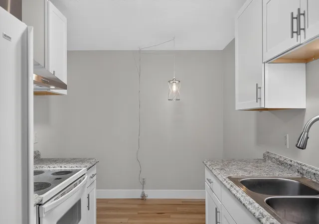 Listing Photo 5 - Condo for sale in building located at 135 Viking Dr E, Little Canada, MN 55117 - Unit #308