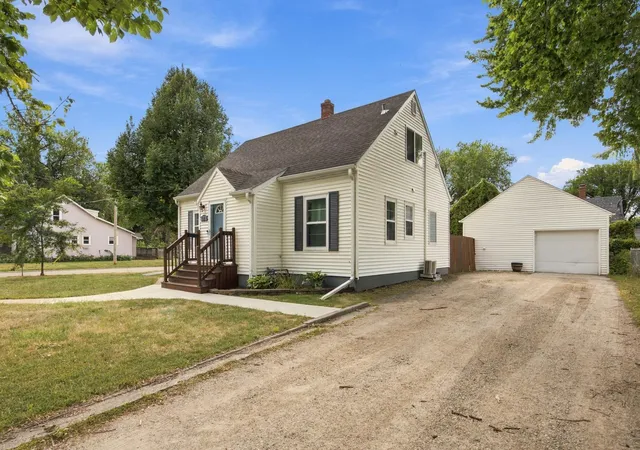 Photo 2 of Single family home for sale at 601 11th Street N, Moorhead, MN 56560 | MLS# 7143674 | Listing updated on 2026-09-14
