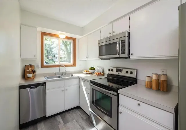 Photo 3 of Condo for sale at 353 Belvidere St E #353B, Saint Paul, MN 55107 | MLS# 7143682 | Listing updated on 2026-09-23