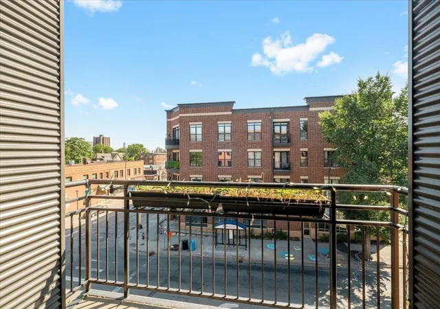 Listing Photo 4 - Condo for sale in building located at 9 W Franklin Ave, Minneapolis, MN 55404 - Unit #314