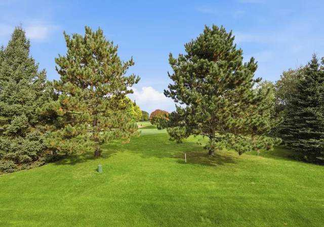 Photo 2 of Single family home for sale at 27 Pine Tree Ct, Sartell, MN 56377 | MLS# 7143722 | Listing updated on 2026-10-06