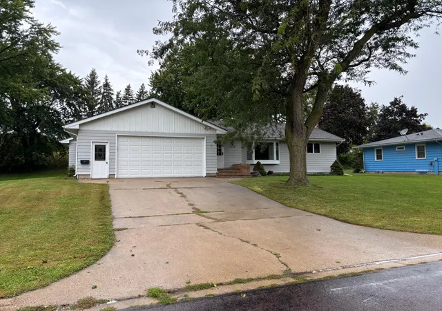 Single family home for sale at 1313 Holland St, Fairmont, MN 56031 | MLS# 7143736