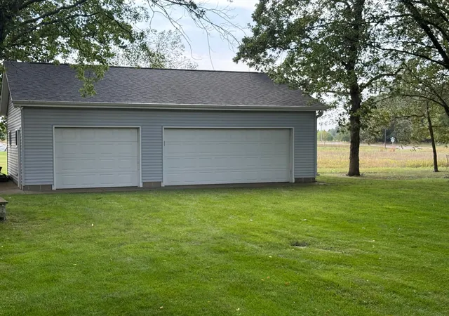 Photo 3 of Single family home for sale at 1128 Woodlawn Acres Dr, Saint Cloud, MN 56301 | MLS# 7143737 | Listing updated on 2026-09-22