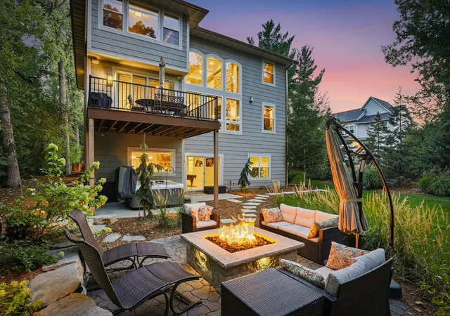Photo 4 of Sale Pending at 3784 Wescott Cir, Saint Paul, MN 55123 | MLS# 7143738 | Listing updated on 2026-10-30