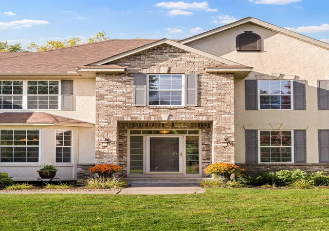 Photo 3 of Single family home for sale at 16381 Gunflint Trl, Lakeville, MN 55044 | MLS# 7143740 | Listing updated on 2026-10-08