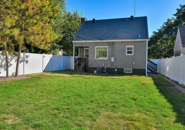 Photo 3 of Single family home for sale at 755 Cottage Ave E, Saint Paul, MN 55106 | MLS# 7143747 | Listing updated on 2026-10-09