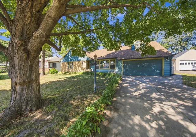 Single family home for sale at 667 Wheelock Pkwy W, Saint Paul, MN 55117 | MLS# 7143758