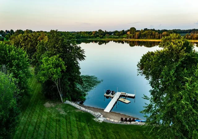 Photo 3 of Single family home for sale at 596 Hahn Dr, Shakopee, MN 55379 | MLS# 7143782 | Listing updated on 2026-09-28
