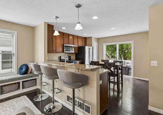Photo 4 of Single family home for sale at 611 Whitall St, Saint Paul, MN 55130 | MLS# 7143790 | Listing updated on 2026-09-16