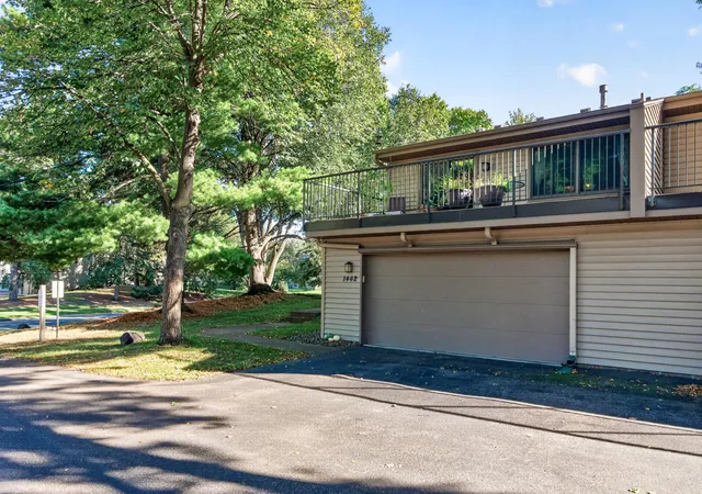 Photo 1 of Single family home for sale at 1442 Arden View Dr, Saint Paul, MN 55112 | MLS# 7143797 | Listing updated on 2026-09-18