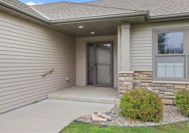 Photo 3 of Single family home for sale at 1522 Aspen Ln, Saint Cloud, MN 56303 | MLS# 7143798 | Listing updated on 2026-10-29