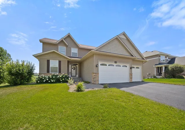 Photo 3 of Single family home for sale at 13827 Savanna Dr, Rogers, MN 55374 | MLS# 7143800 | Listing updated on 2026-09-28