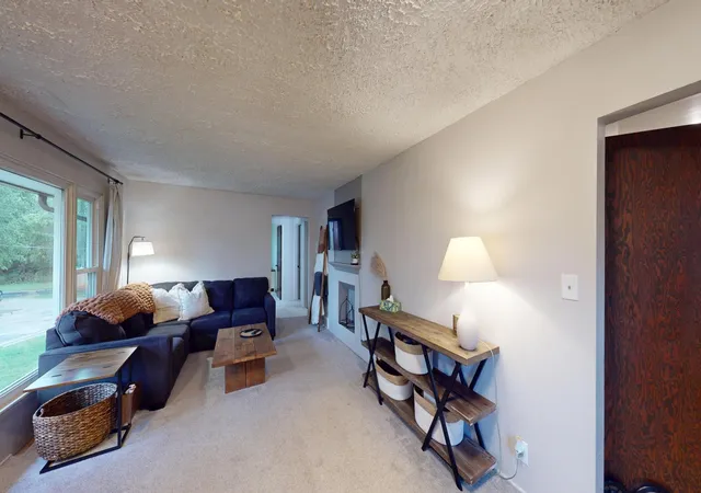Photo 3 of Sale Pending at 713 Cedar Ave, Albert Lea, MN 56007 | MLS# 7143804 | Listing updated on 2026-09-29