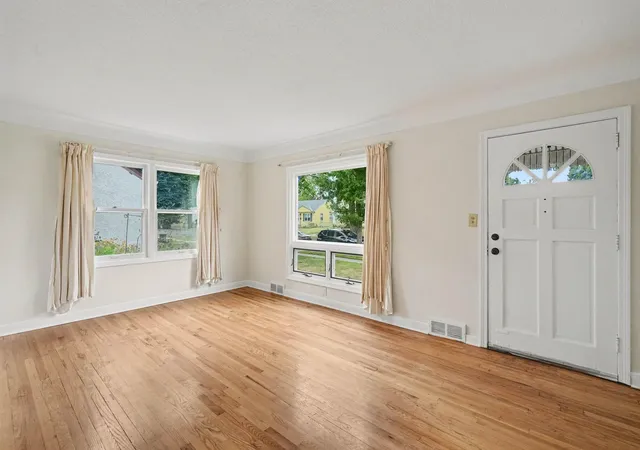 Photo 3 of Sale Pending at 1708 Nevada Ave E, Saint Paul, MN 55106 | MLS# 7143805 | Listing updated on 2026-09-28