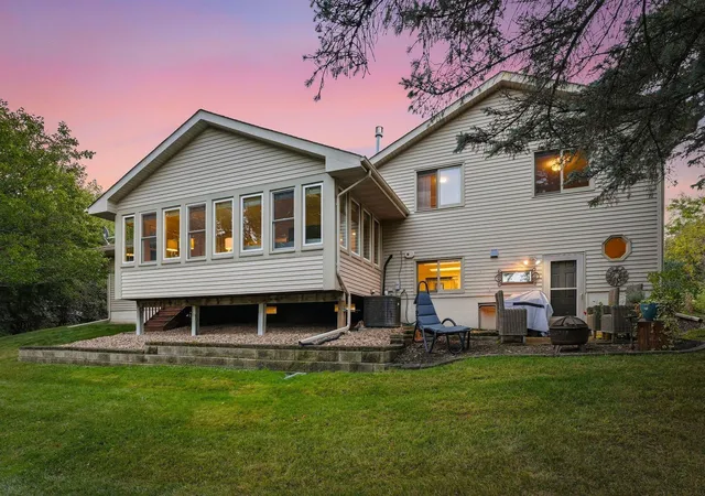Photo 2 of Sale Pending at 2080 Kelzer Pond Dr, Victoria, MN 55386 | MLS# 7143808 | Listing updated on 2026-09-29