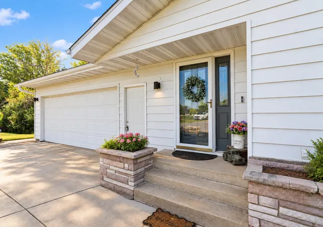Photo 1 of Sale Pending at 5840 Highway 19 Blvd, Cannon Falls, MN 55009 | MLS# 7143823 | Listing updated on 2026-10-04