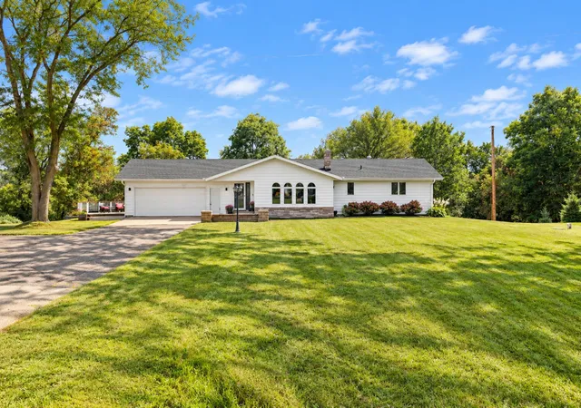 Photo 2 of Sale Pending at 5840 Highway 19 Blvd, Cannon Falls, MN 55009 | MLS# 7143823 | Listing updated on 2026-10-04