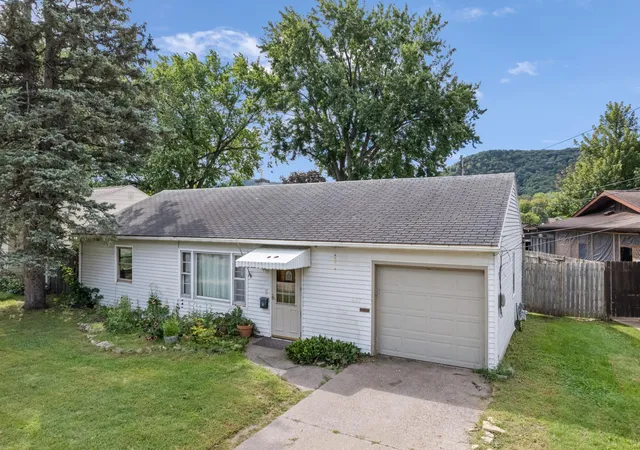 Photo 1 of Single family home for sale at 687 W Belleview St, Winona, MN 55987 | MLS# 7143829 | Listing updated on 2026-09-15