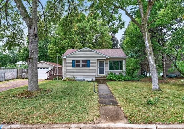 Photo 3 of Sale Pending at 750 Mooers Ave Se, Cokato, MN 55321 | MLS# 7143867 | Listing updated on 2026-09-26