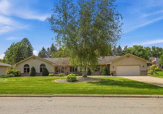 Single family home for sale at 402 24th Street SW, Austin, MN 55912 | MLS# 7143877