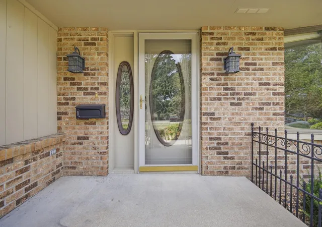 Photo 3 of Single family home for sale at 402 24th Street Sw, Austin, MN 55912 | MLS# 7143877 | Listing updated on 2026-09-15