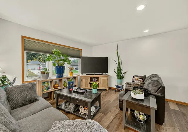 Photo 4 of Single family home for sale at 603 5th Avenue NE, Kasson, MN 55944 | MLS# 7143880 | Listing updated on 2026-10-08