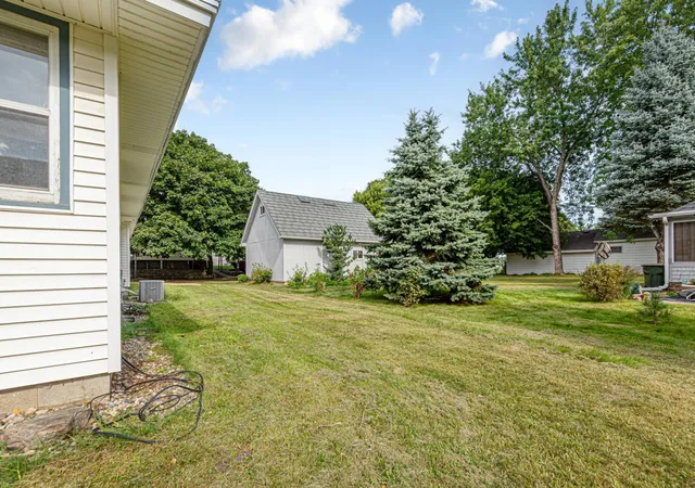 Photo 3 of Single family home for sale at 509 College Ave, Saint Peter, MN 56082 | MLS# 7143892 | Listing updated on 2026-09-15