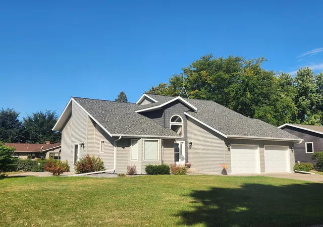 Single family home for sale at 512 Galles Dr, Redwood Falls, MN 56283 | MLS# 7143904
