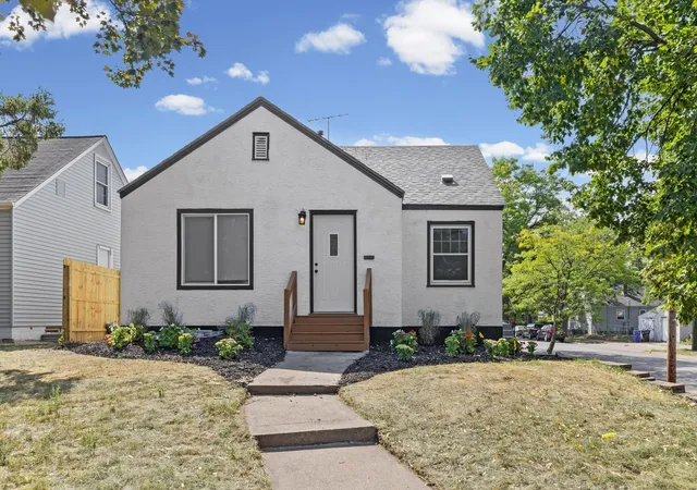 Photo 3 of Single family home for sale at 1660 Beech St, Saint Paul, MN 55106 | MLS# 7143908 | Listing updated on 2026-09-22