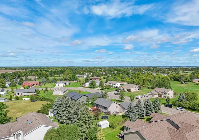 Photo 4 of Single family home for sale at 1207 6th Avenue NW, Perham, MN 56573 | MLS# 7143922 | Listing updated on 2026-09-20