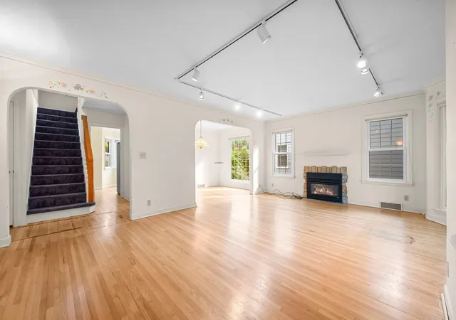 Photo 3 of Single family home for sale at 680 Mount Curv Blvd, Saint Paul, MN 55116 | MLS# 7143928 | Listing updated on 2026-10-08