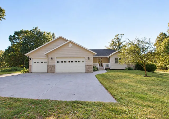 Photo 2 of Single family home for sale at 5500 Rhoades Ave Nw, South Haven, MN 55382 | MLS# 7143934 | Listing updated on 2026-09-17