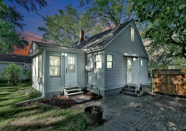Photo 1 of Single family home for sale at 2966 Louisiana Ave N, Minneapolis, MN 55427 | MLS# 7143943 | Listing updated on 2026-09-15