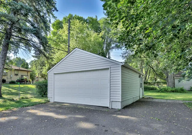 Photo 4 of Single family home for sale at 2966 Louisiana Ave N, Minneapolis, MN 55427 | MLS# 7143943 | Listing updated on 2026-09-15