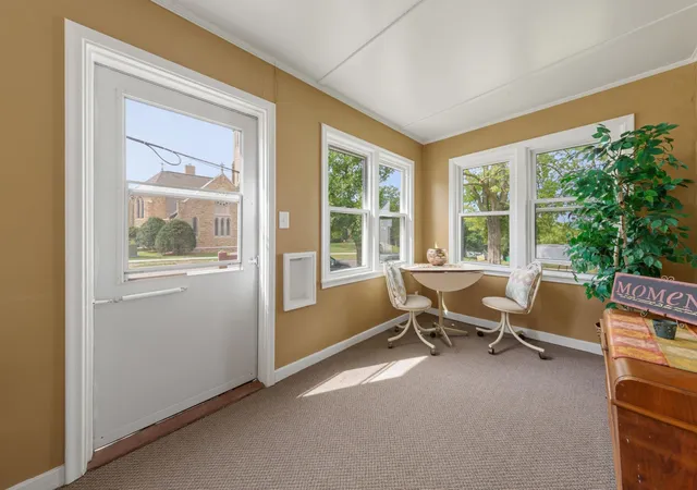 Photo 3 of Single family home for sale at 321 Oak St, Le Sueur, MN 56058 | MLS# 7143973 | Listing updated on 2026-09-17