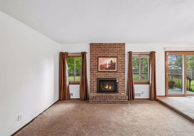 Photo 4 of Single family home for sale at 4758 Hauge Cir, Saint Paul, MN 55122 | MLS# 7143988 | Listing updated on 2026-09-22