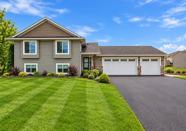 Single family home for sale at 822 Deer Path, Montgomery, MN 56069 | MLS# 7143991