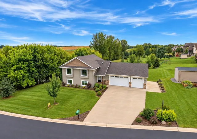 Photo 3 of Single family home for sale at 822 Deer Path, Montgomery, MN 56069 | MLS# 7143991 | Listing updated on 2026-09-25