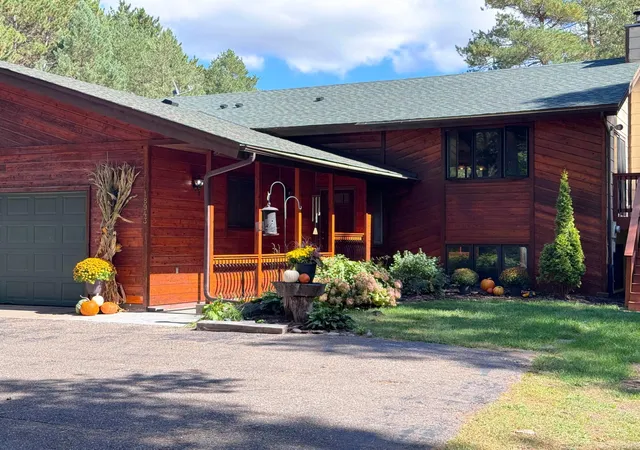 Photo 3 of Single family home for sale at 18943 Fillmore St NE, Cedar, MN 55011 | MLS# 7144006 | Listing updated on 2026-10-06