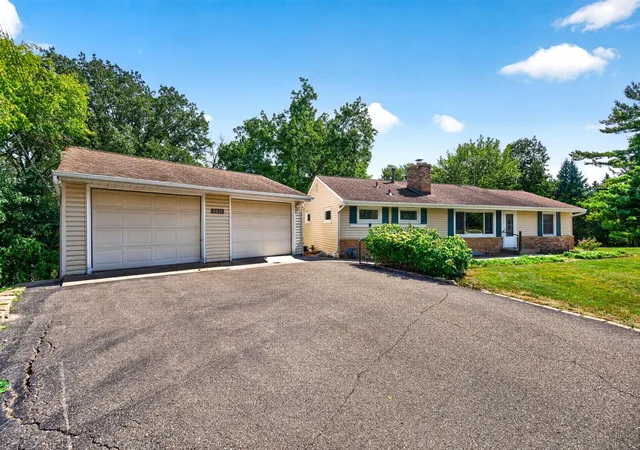 Photo 3 of Single family home for sale at 6015 Aspen Rd, Mound, MN 55364 | MLS# 7144030 | Listing updated on 2026-09-16